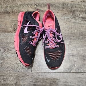 NIKE Free Tr fit sneaker women's size 8